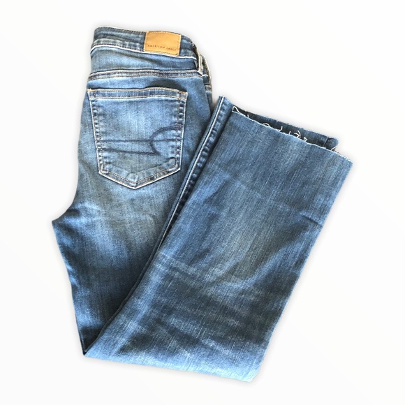 SOLD American Eagle High-Waisted Crop Flare Jean - Picture 3 of 7